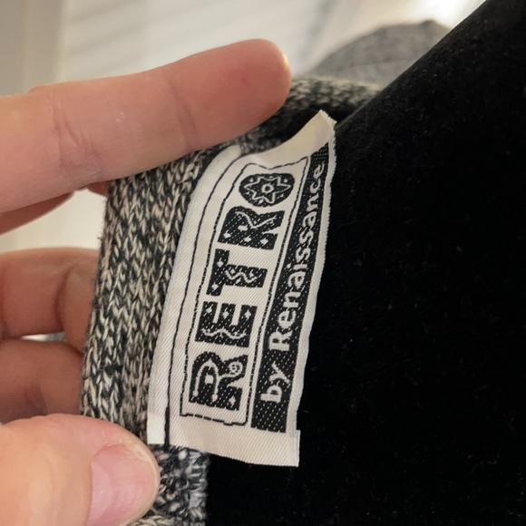 RETRO BY RENAISSANCE | Women’s Vintage Black and White Knitted Sweater - Picture 8 of 9